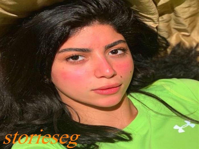 كارولين عزمي