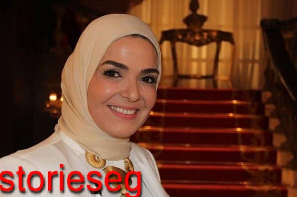 الفنانة و الاعلامية منى عبد الغنى